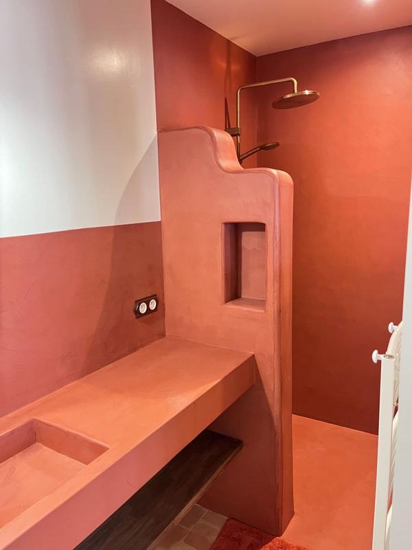 Chambre Ventoux — vasque en béton ciré